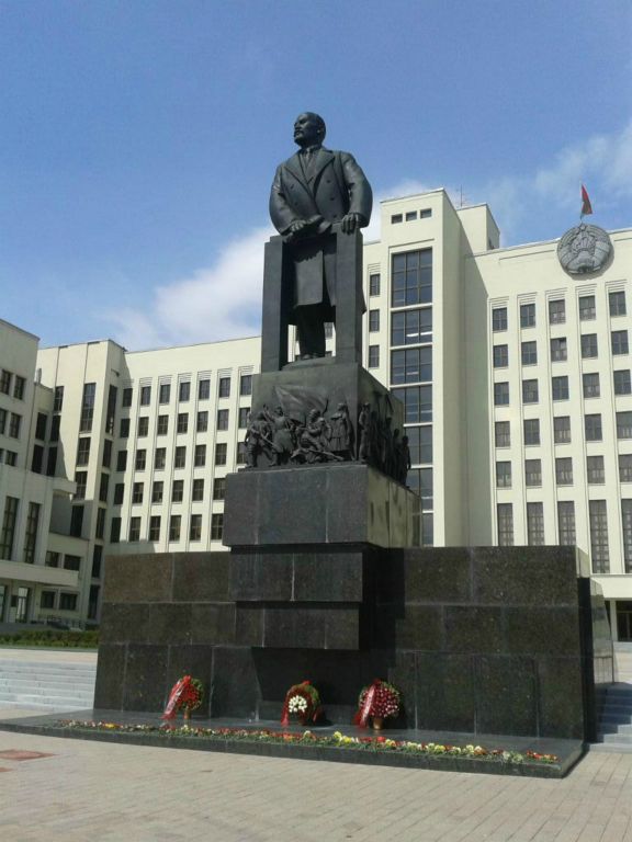 Mińsk - Lenin na Placu Niepodległości