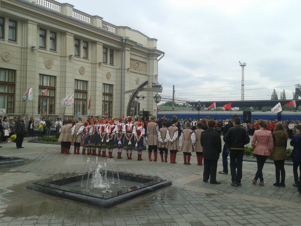 Brześć - dworzec kolejowy, obchody 70 lecia zakończenia II WŚ