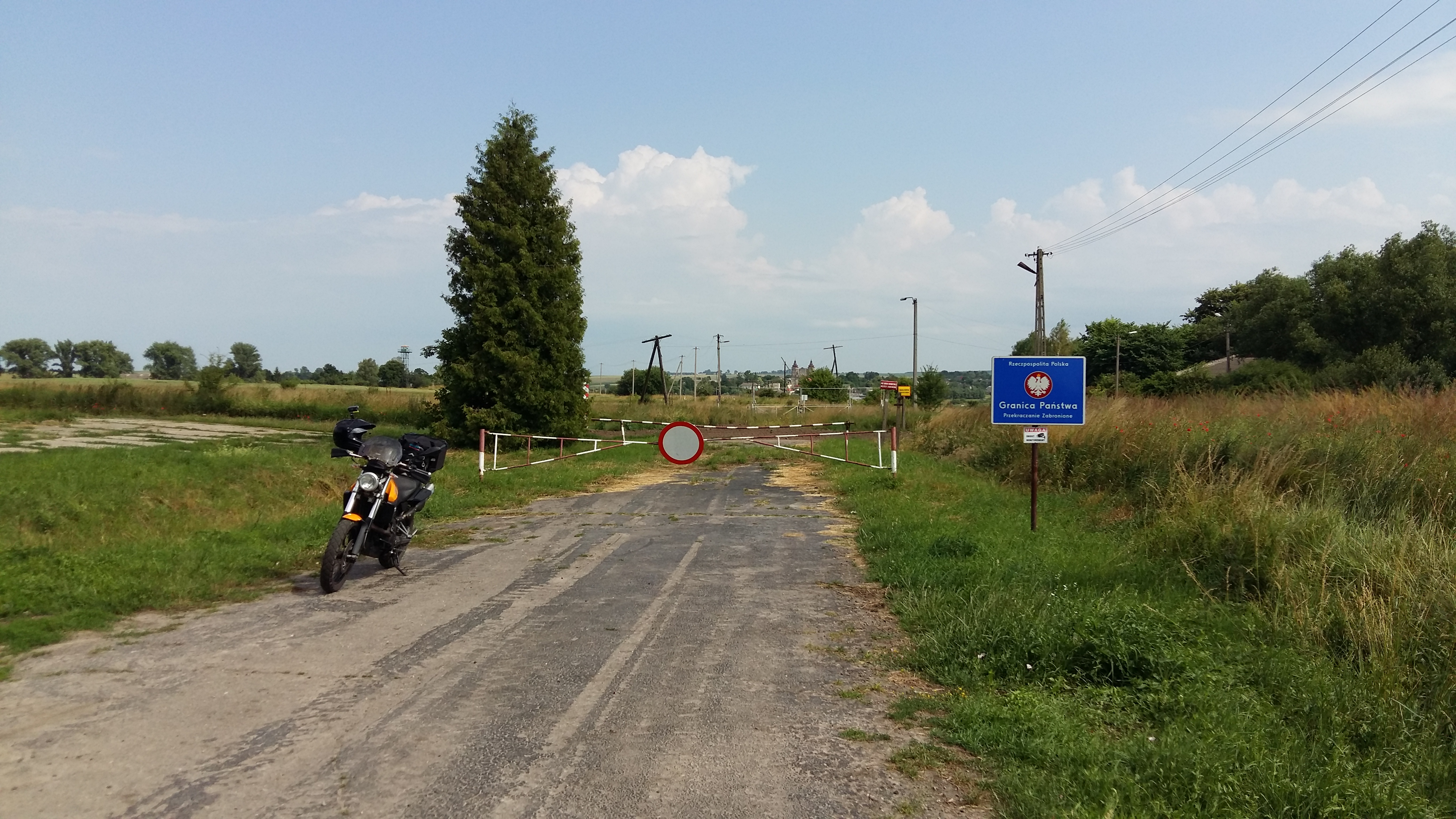 Granica z Ukrainą, droga z Uśmierza (PL) do Waręża (UA)